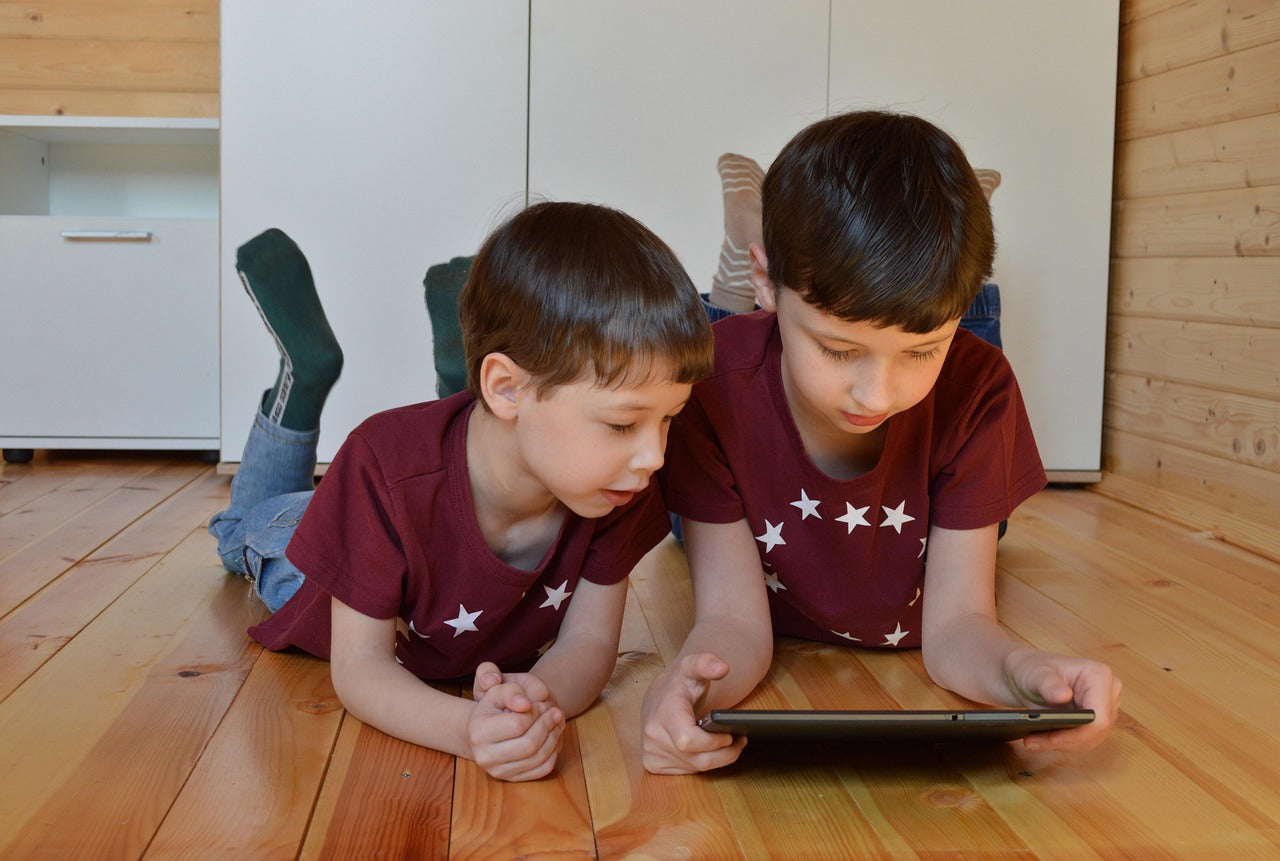 Keeping Kids Off Social Media: What Parents Should Know Before the First Smartphone