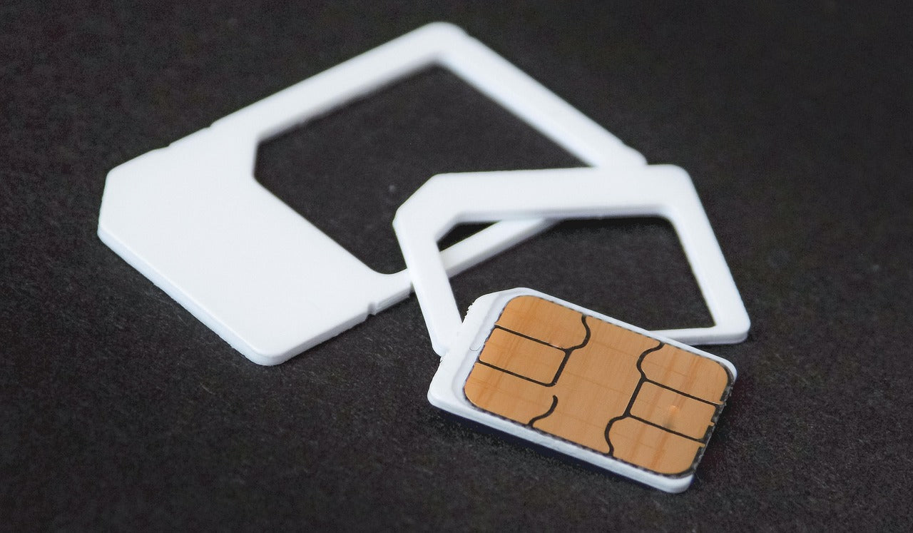 Can You Use Any SIM Card in a Kids Smartwatch? What Parents Should Know About Carriers and MVNOs